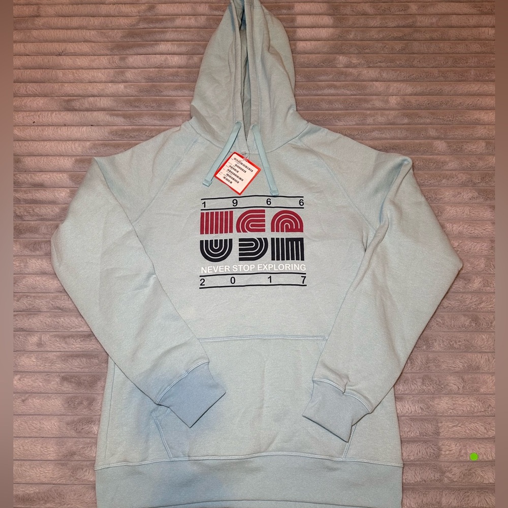 *NWT* Women’s The North Face Hoodie